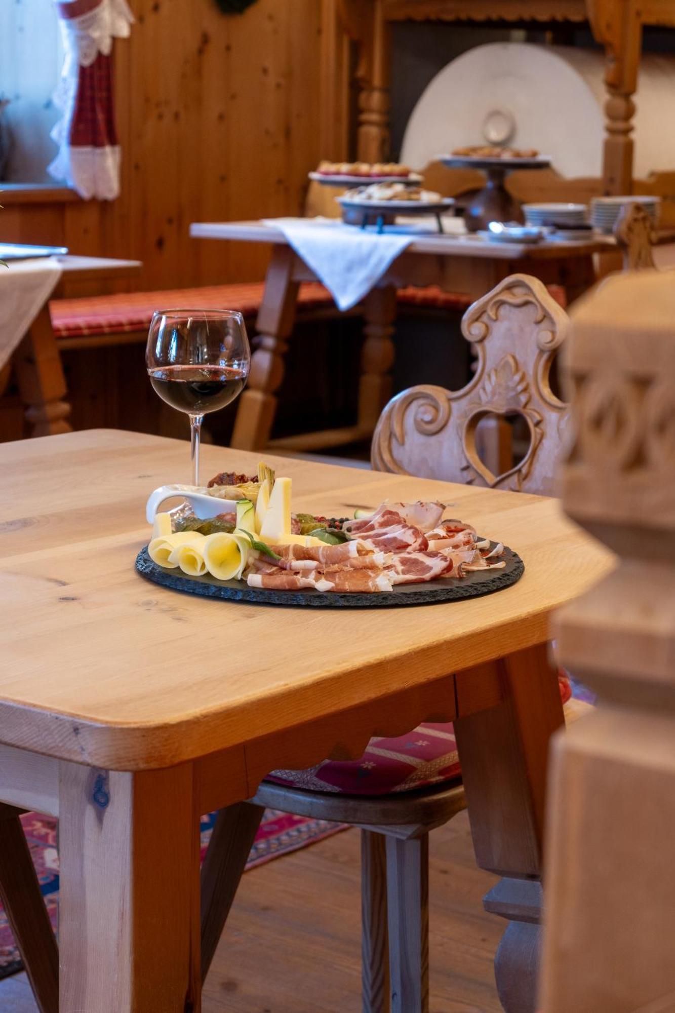 Belvedere Dolomites Flower Hotel Моэна Экстерьер фото